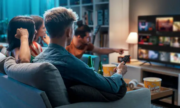 Family streaming movies and live TV in 4K with an IPTV Canada subscription